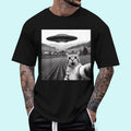 [100% Cotton Shirt] Cat Selfie With Alien UFO Funny Cat Gifts For Men Women Unisex T-Shirt