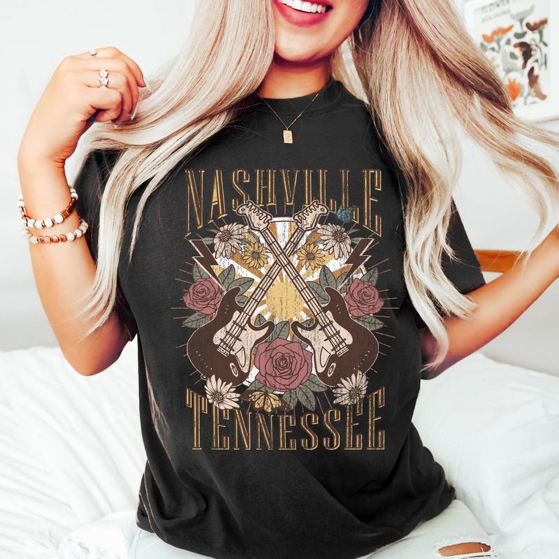 Nashville Tennessee Double Guitar T-Shirt