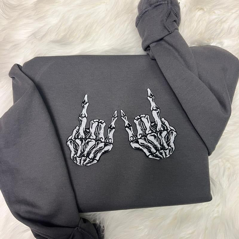 Rock on embroidered sweaterstyle{n002}2