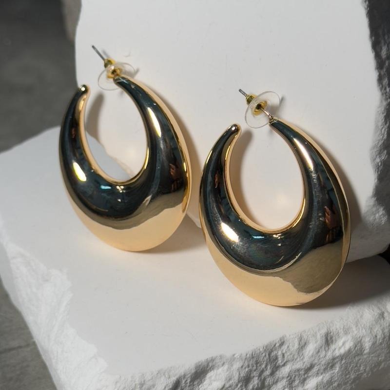 Talk to the Hoop Curved Earrings