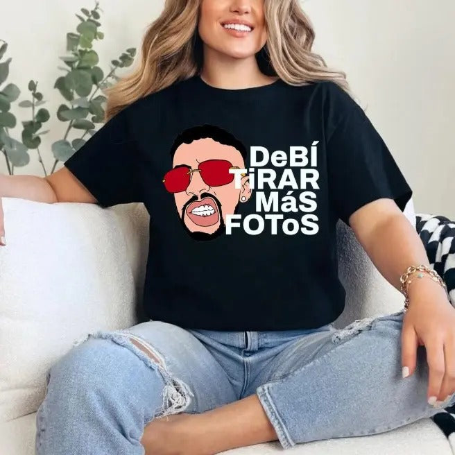 UNISEX Debi Tirar Mas Fotos Tee Bunny Tee
