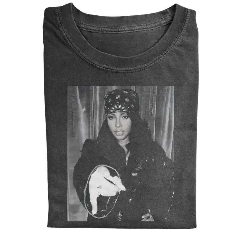 Vintage Aaliyah Tshirt, 90s Minimal Bootleg Style, Vintage Music RnB Singer Rapper Shirt, Merch, Hiphop Shirt, R.I.P Aaliyah Shirt, Rest in Peace