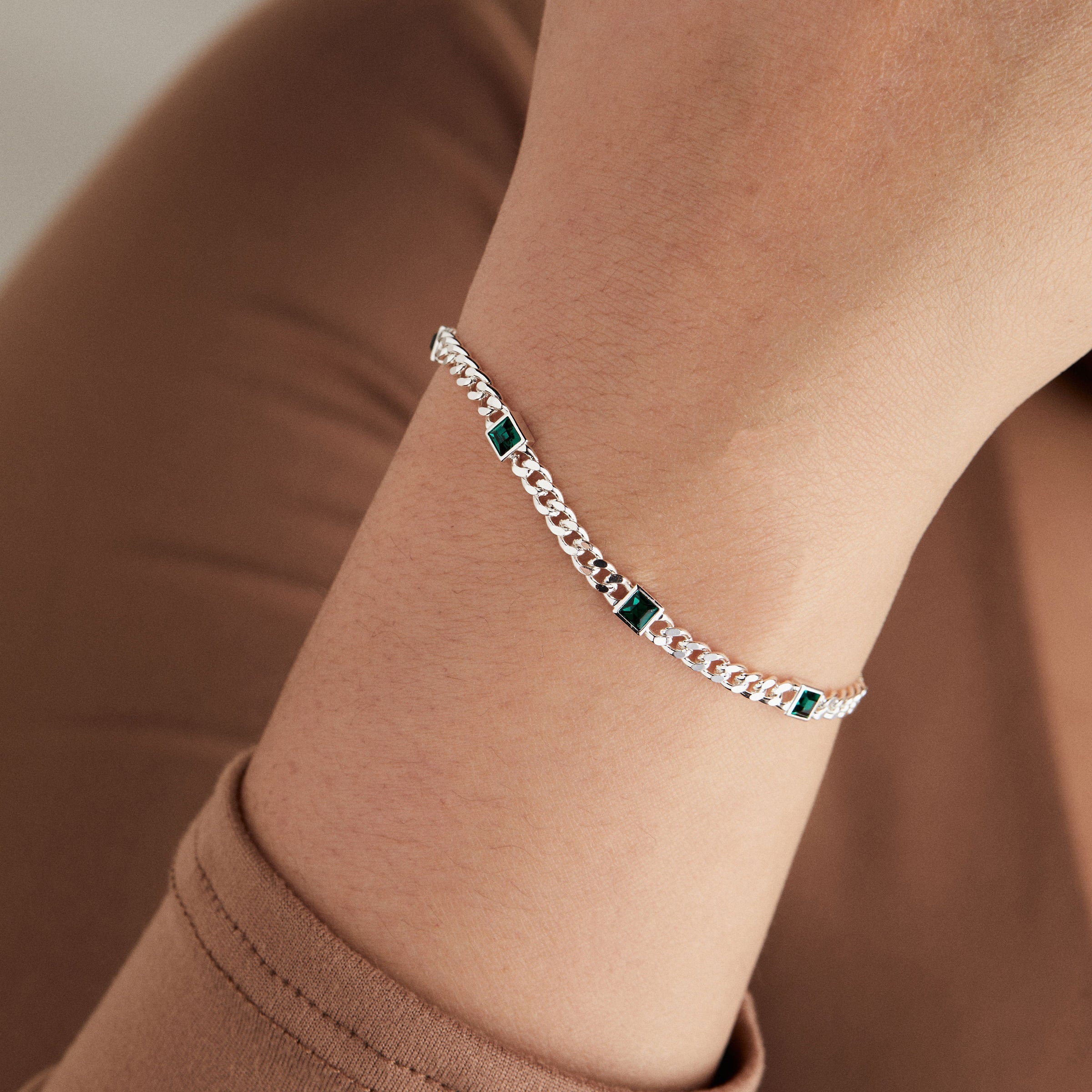 May Birthstone Emerald Curb Chain Bracelet